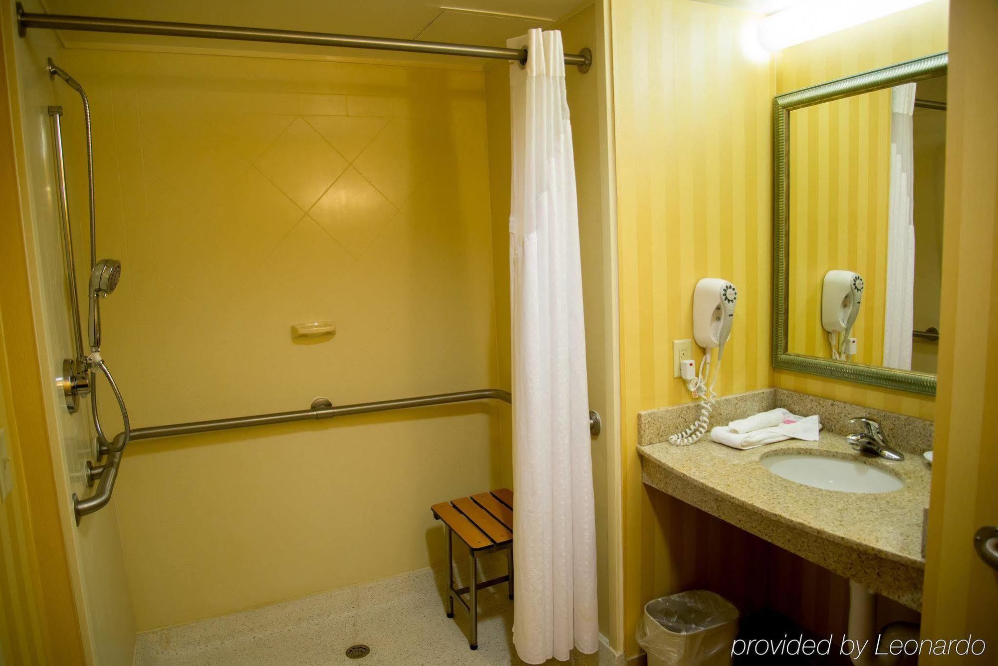 Holiday Inn Rocky Mount I-95 @ Us 64 By Ihg Экстерьер фото